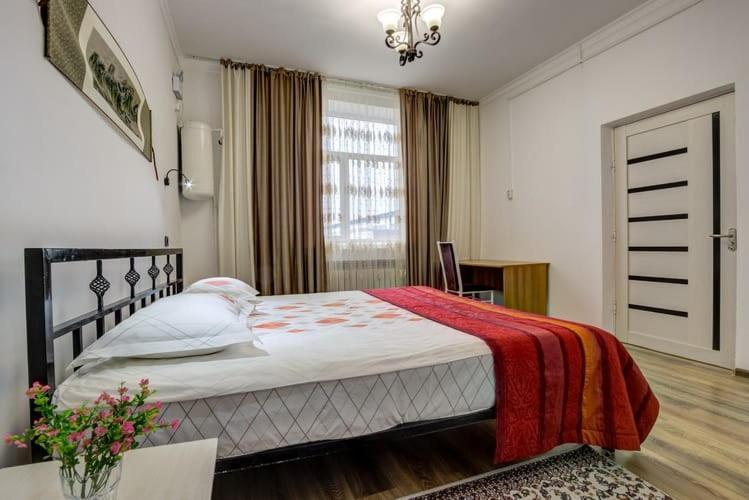 Olive Hotel Kochkor Eksteriør billede